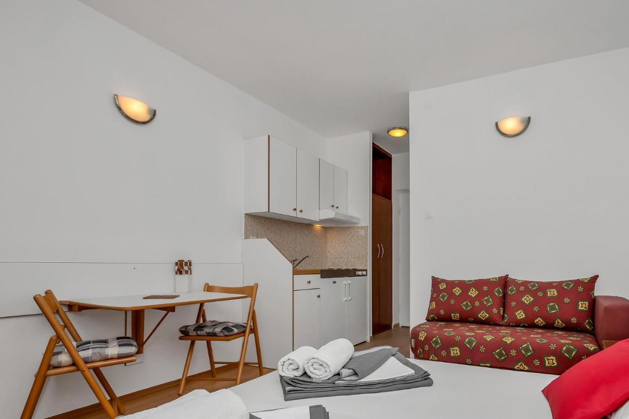 Apartments And Rooms By The Sea Baska Voda, Makarska - 2578 외부 사진