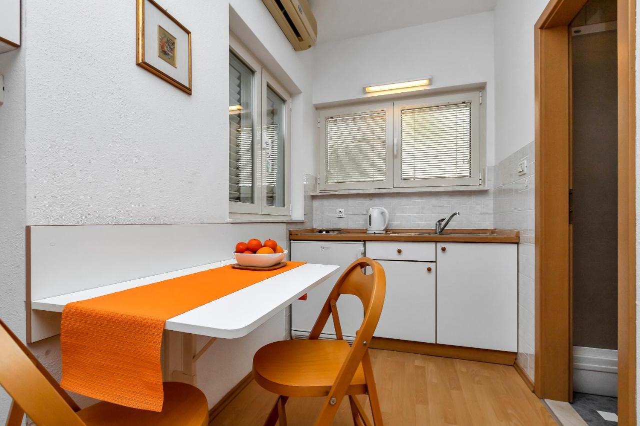 Apartments And Rooms By The Sea Baska Voda, Makarska - 2578 외부 사진