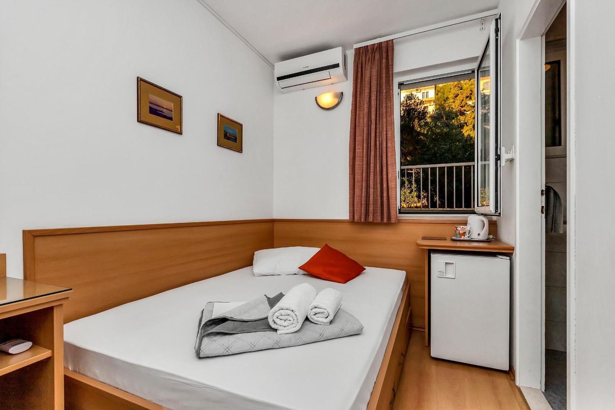 Apartments And Rooms By The Sea Baska Voda, Makarska - 2578 외부 사진