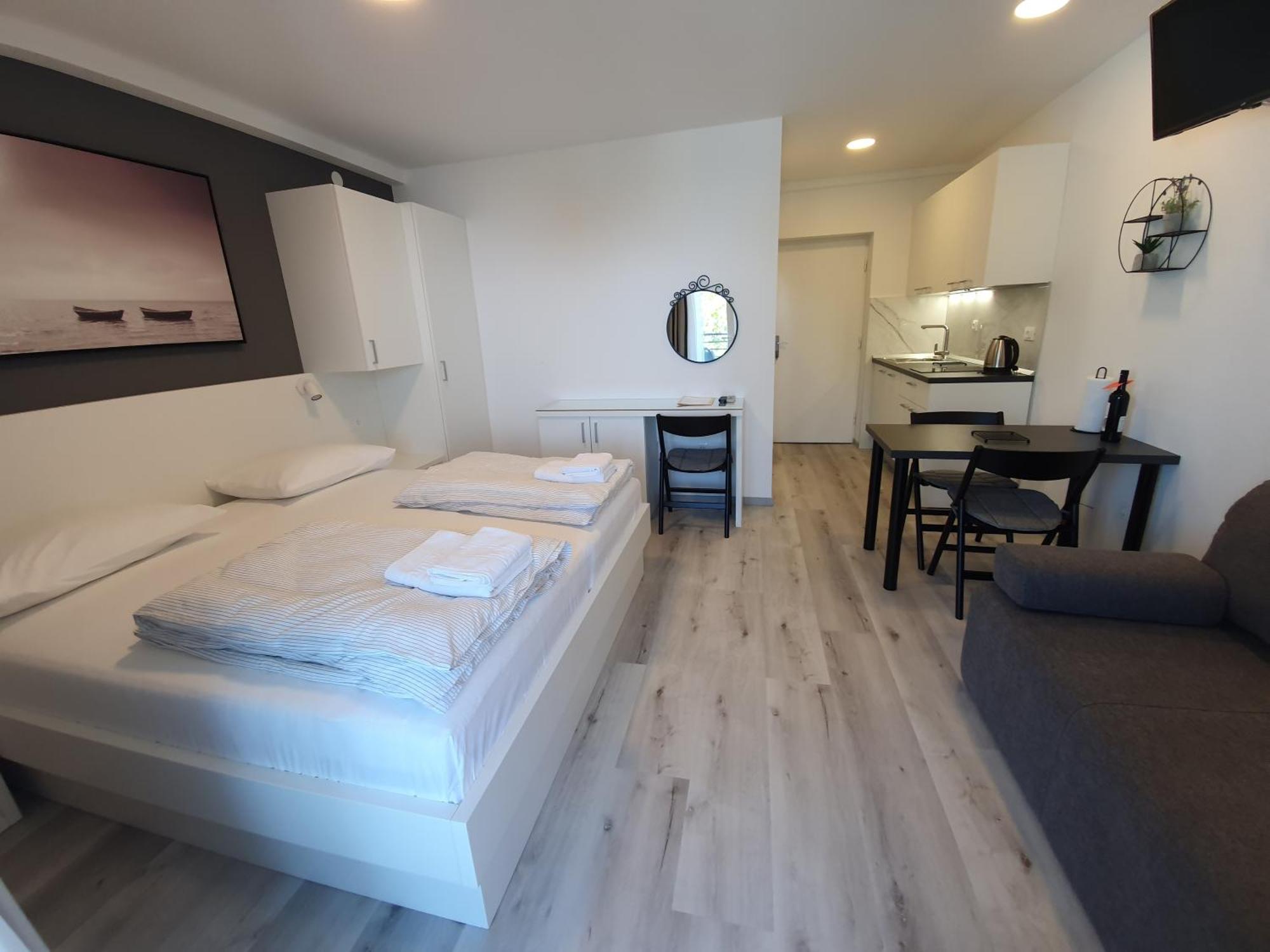 Apartments And Rooms By The Sea Baska Voda, Makarska - 2578 객실 사진