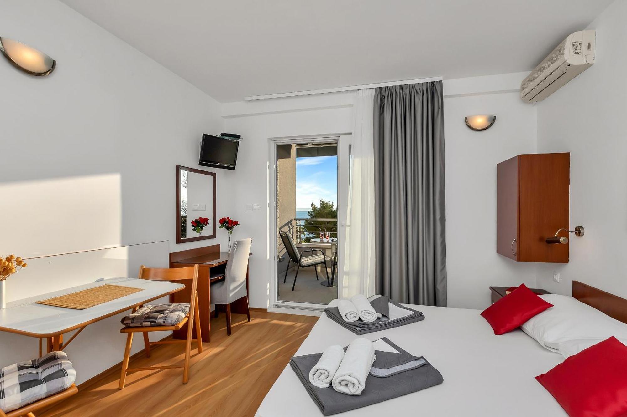 Apartments And Rooms By The Sea Baska Voda, Makarska - 2578 객실 사진